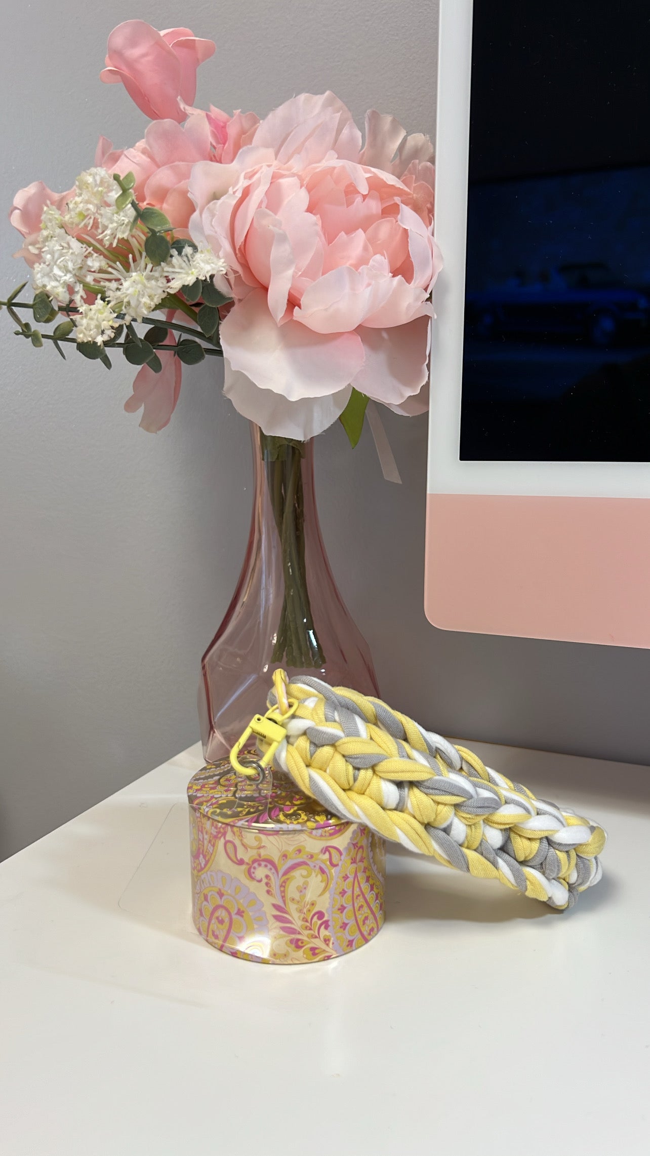 Phone handle / key ring
