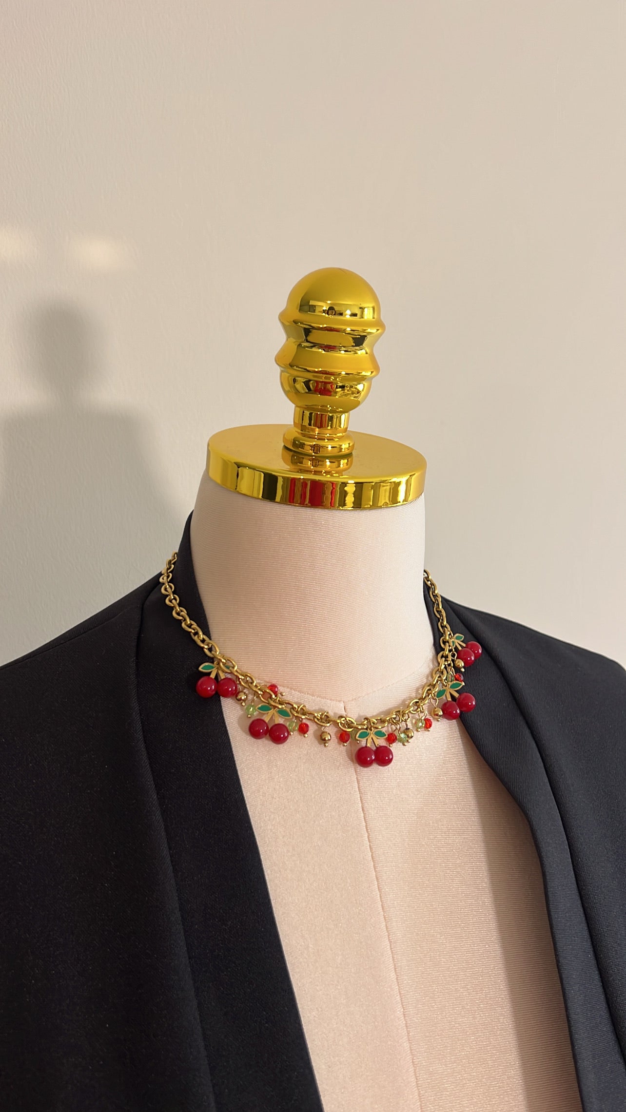 Collier cherry