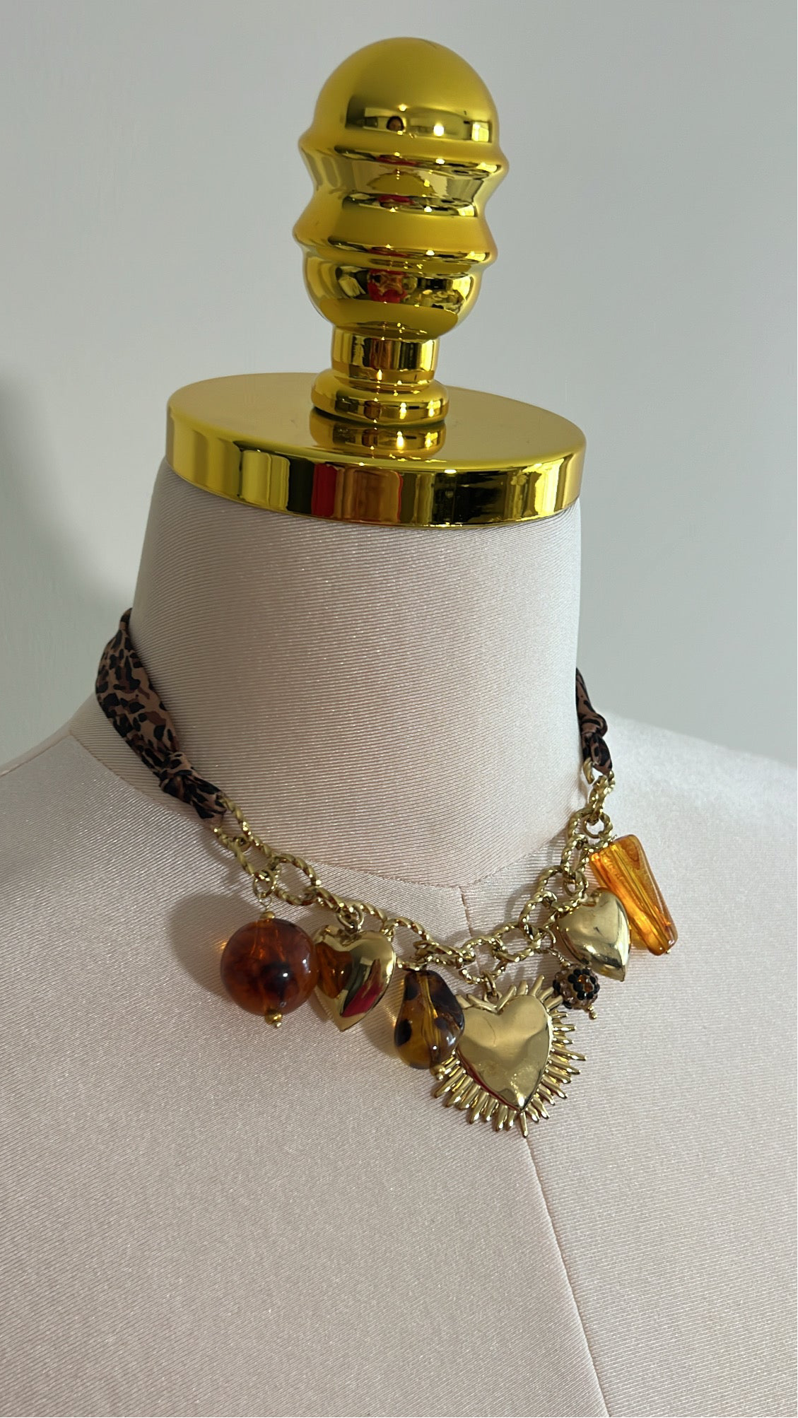 Collier léopard