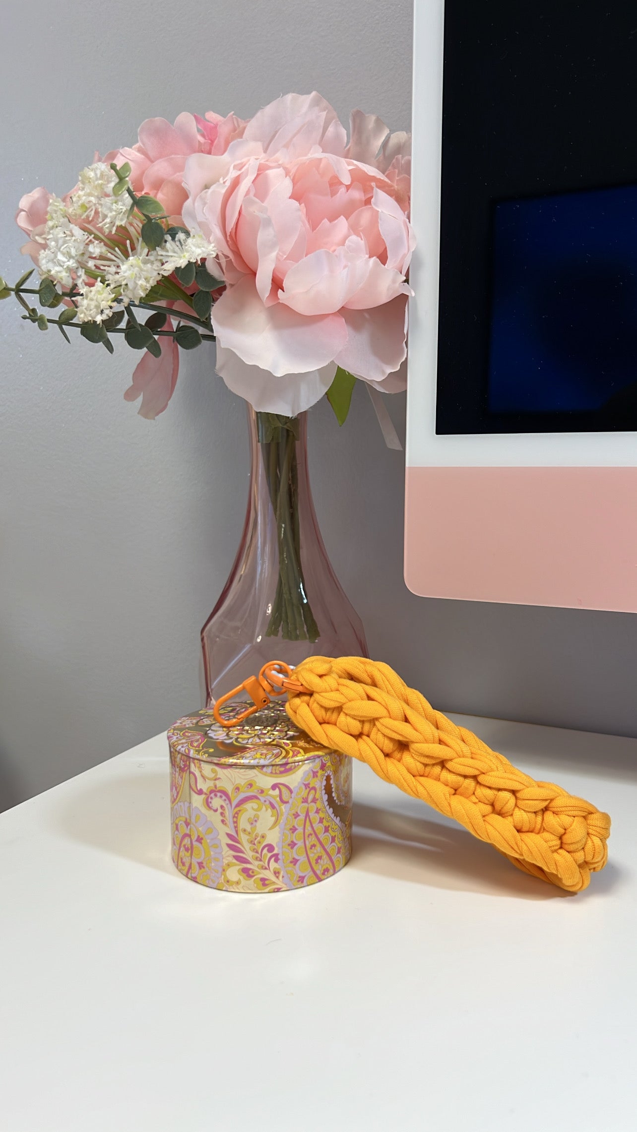 Phone handle / key ring